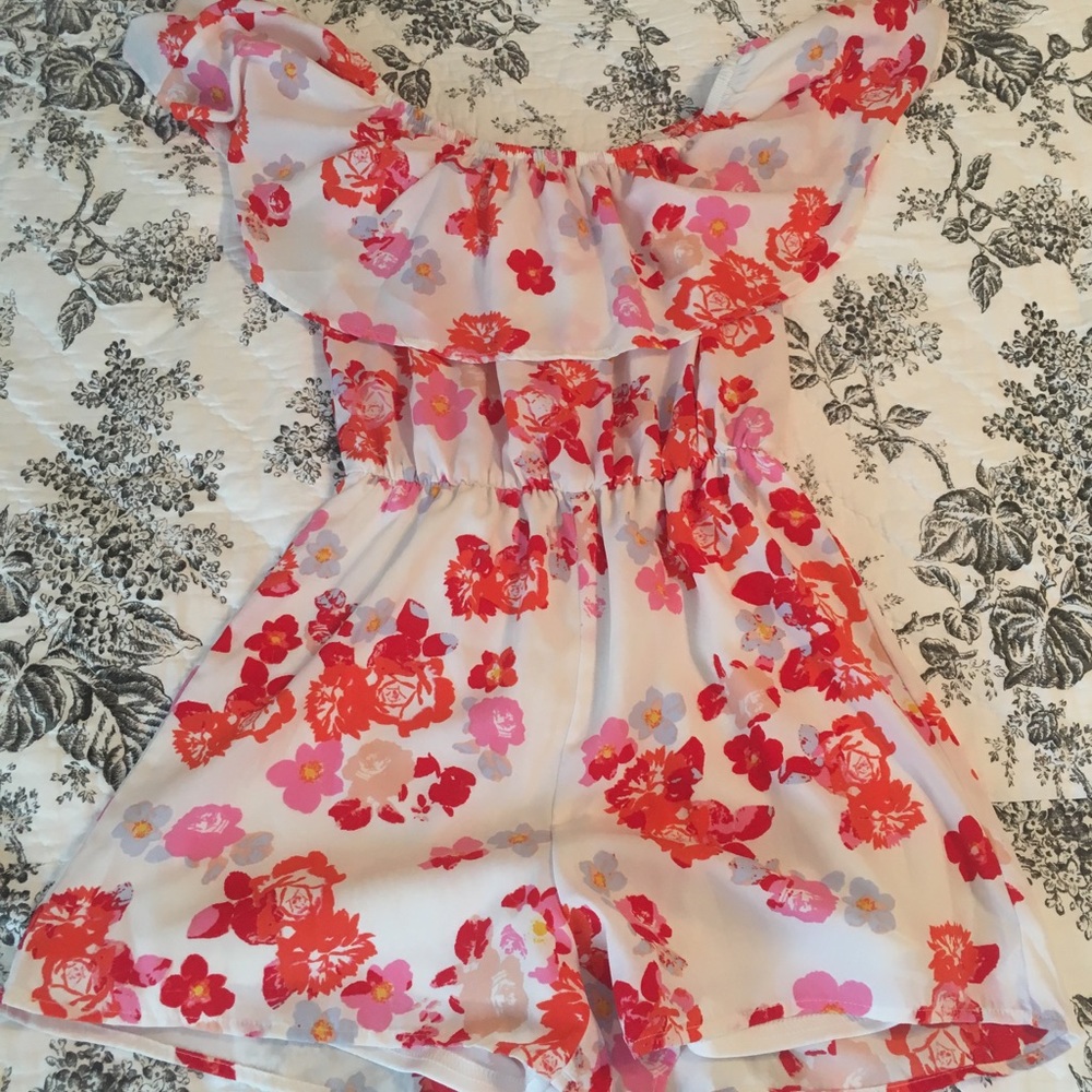 Bright n’ Cute Floral Romper 🌹